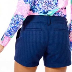 🌴LILLY PULITZER ‘The Callahan Short’ in Textured Chevron in Navy